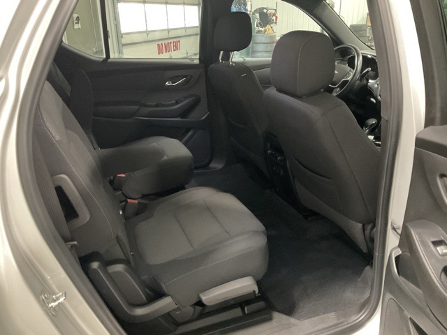 Vehicle image 27 of 34