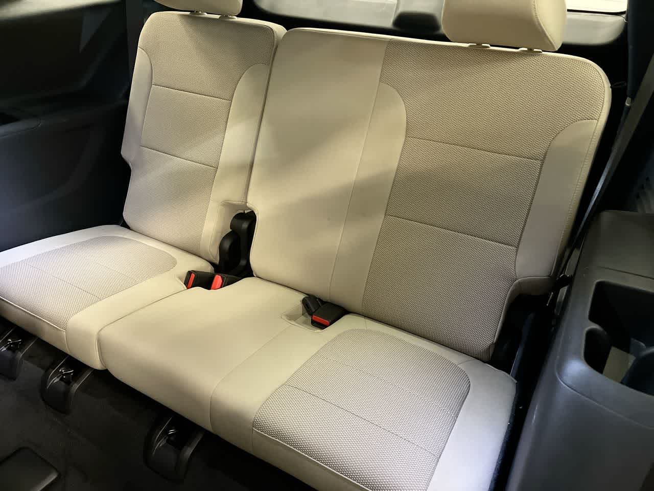 Vehicle image 24 of 29