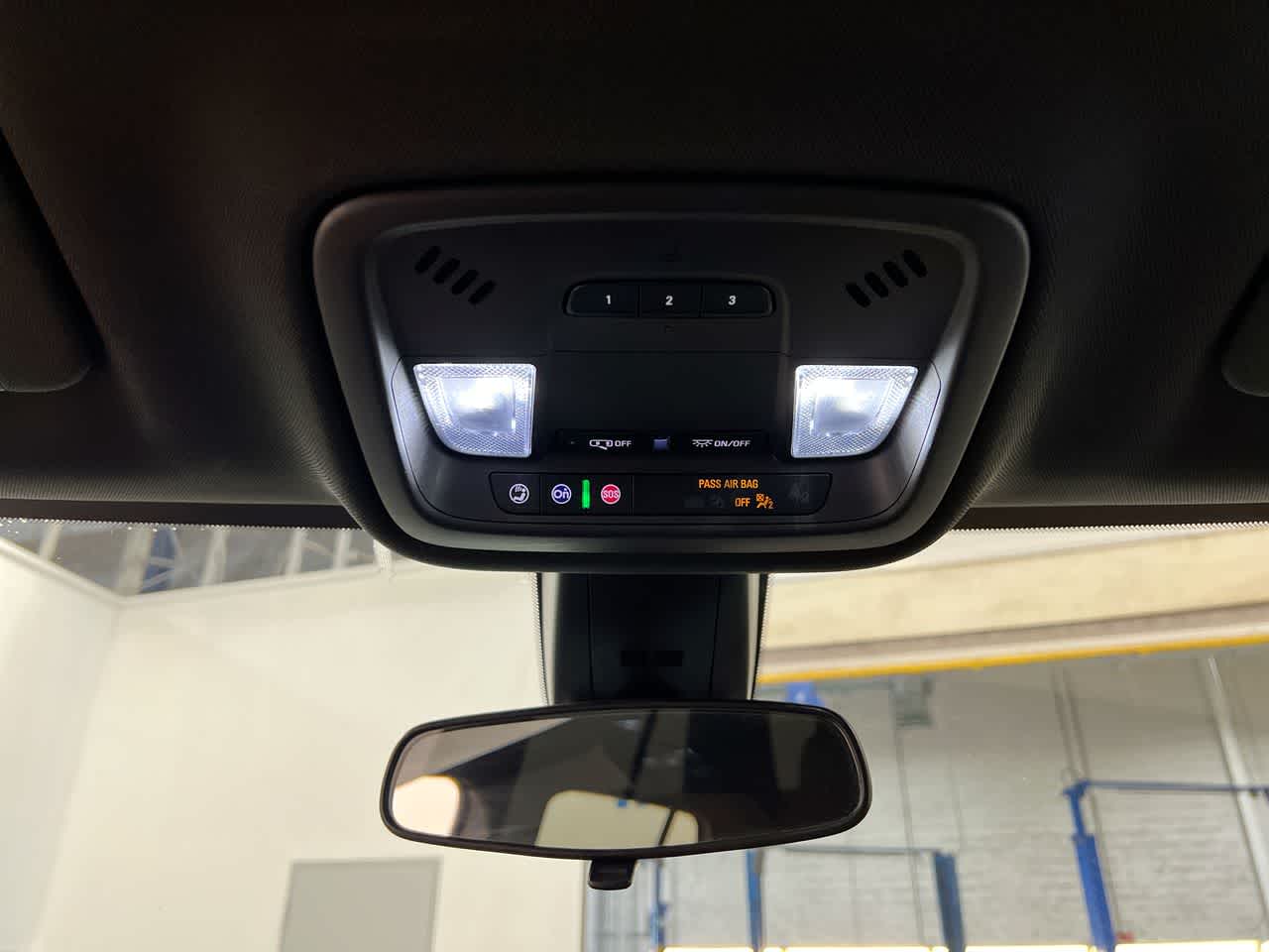 Vehicle image 21 of 29