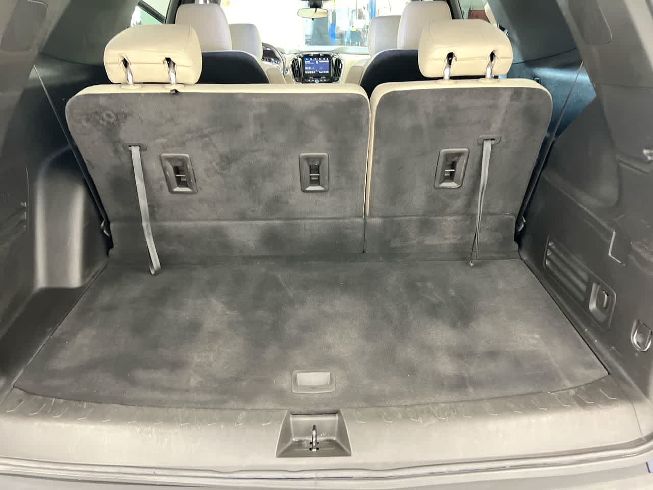 Vehicle image 26 of 29