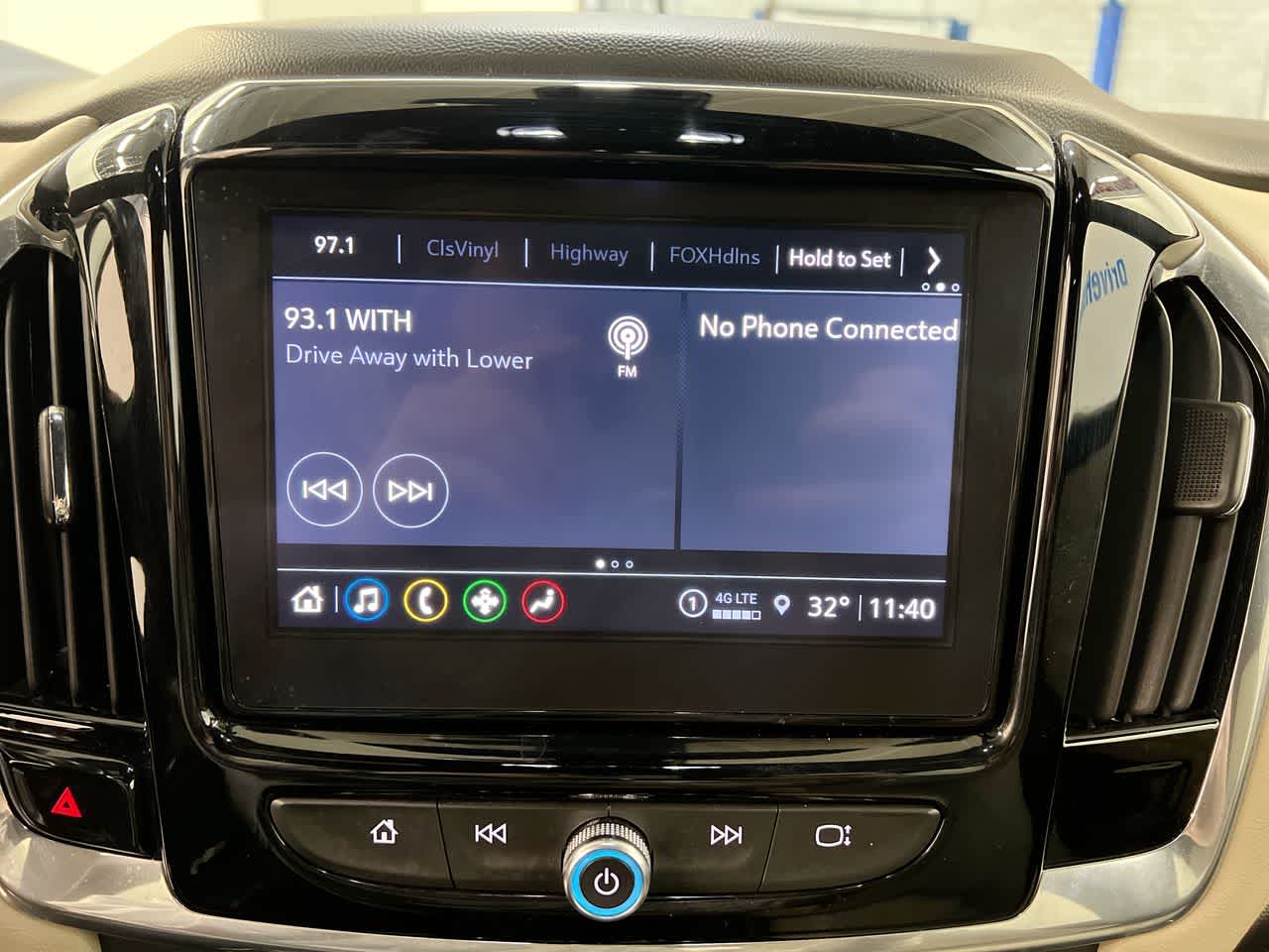 Vehicle image 15 of 29