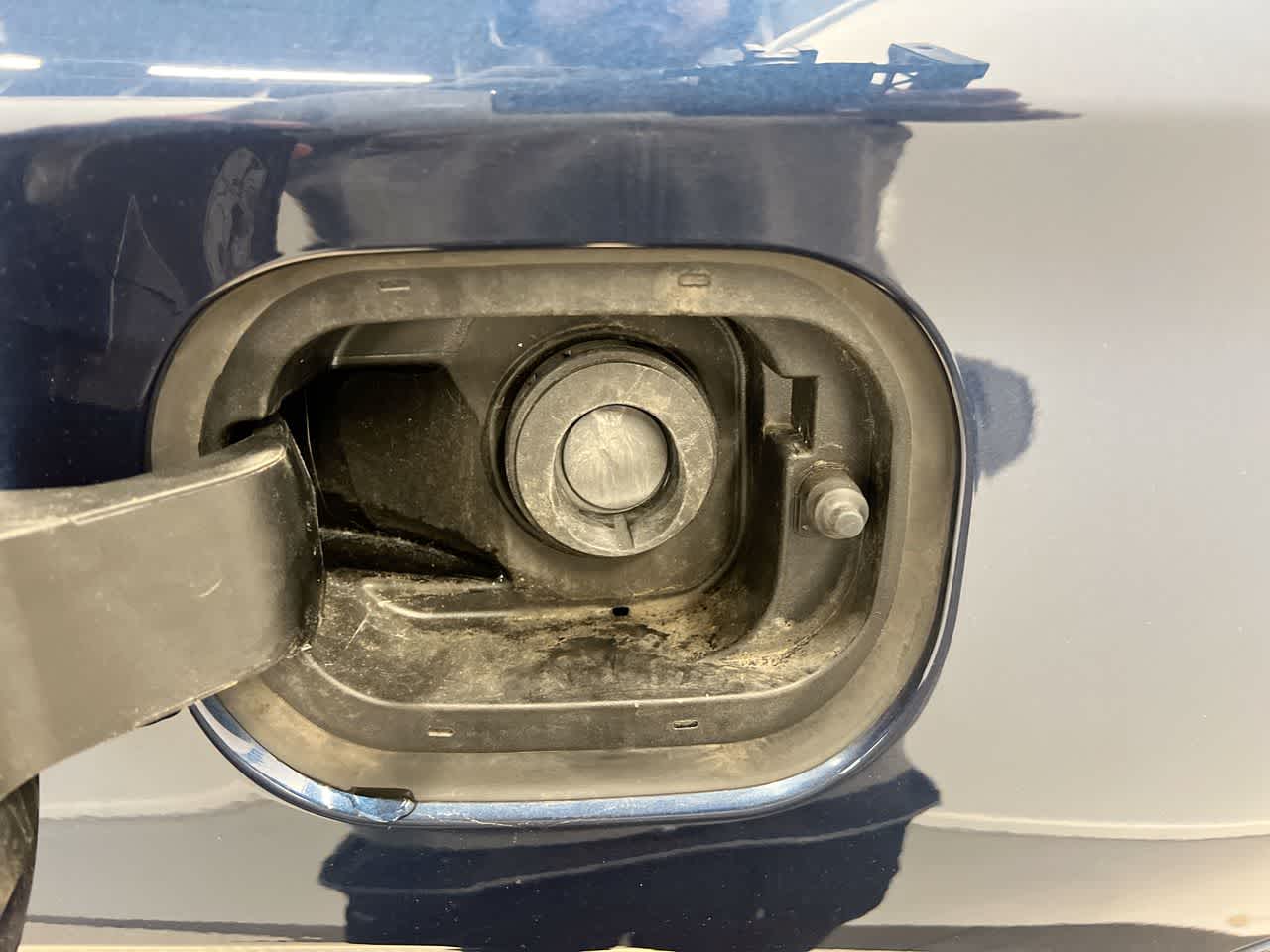 Vehicle image 25 of 29