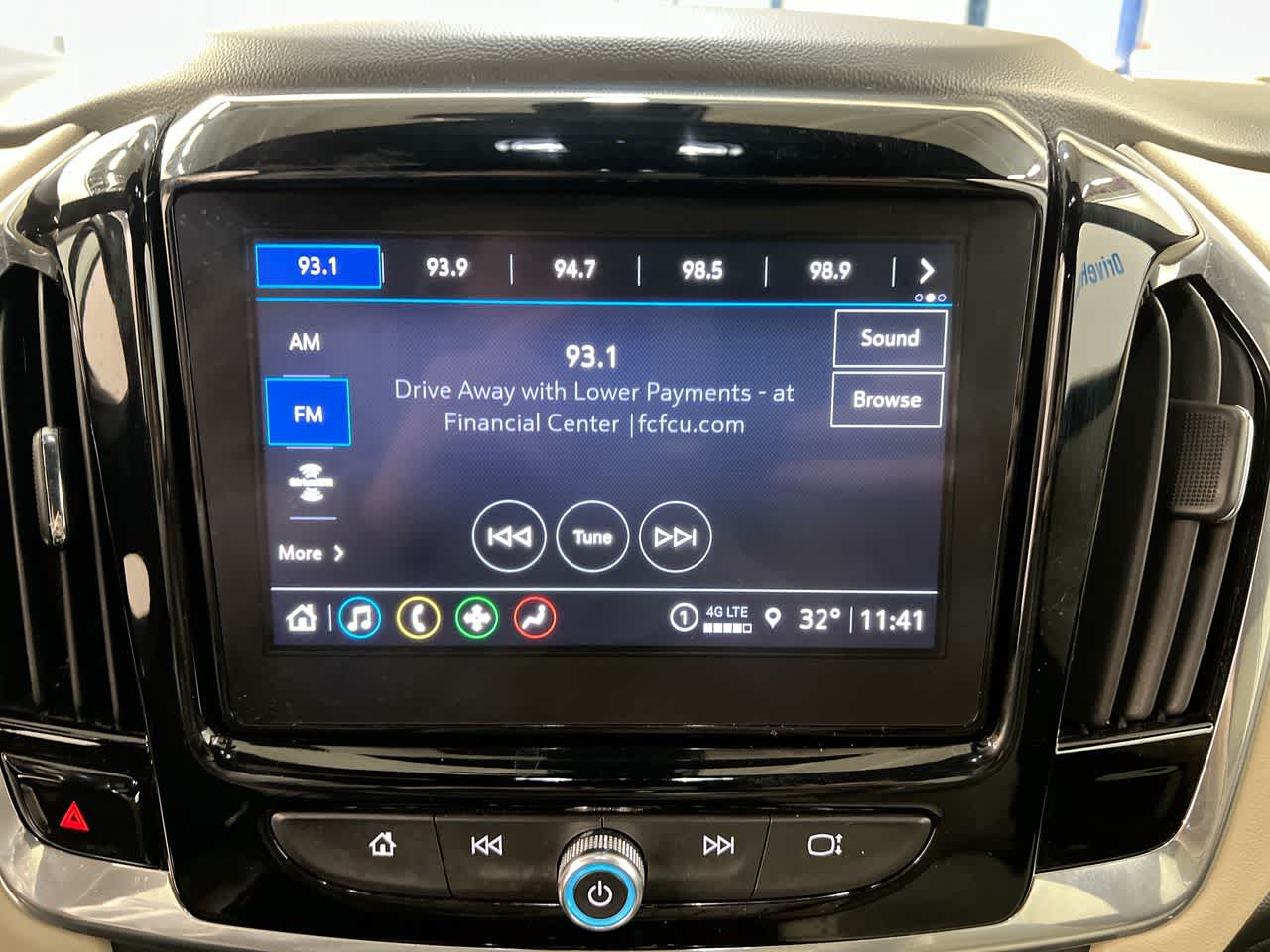 Vehicle image 16 of 29