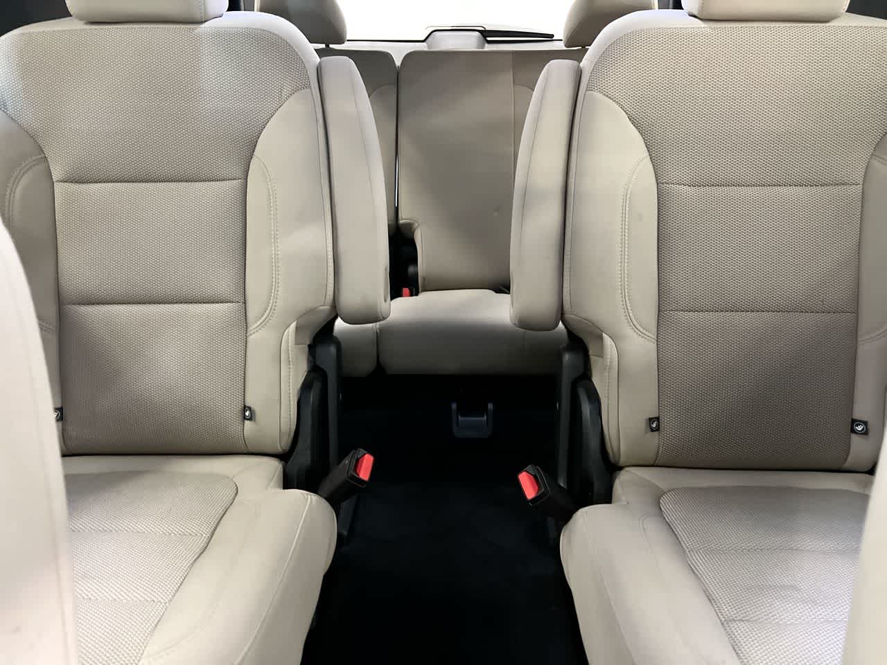 Vehicle image 23 of 29