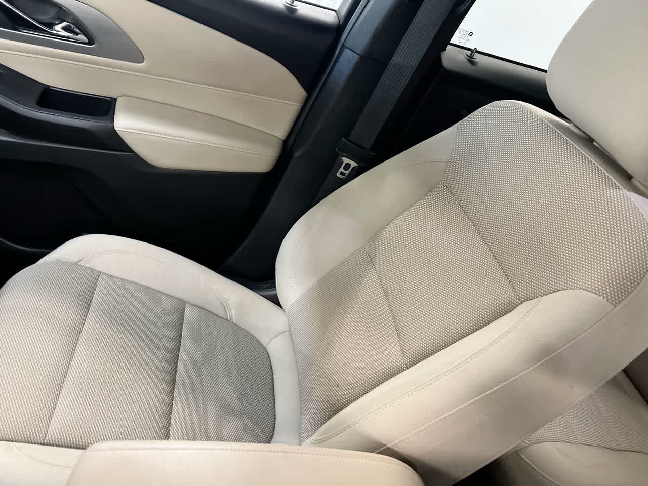 Vehicle image 22 of 29