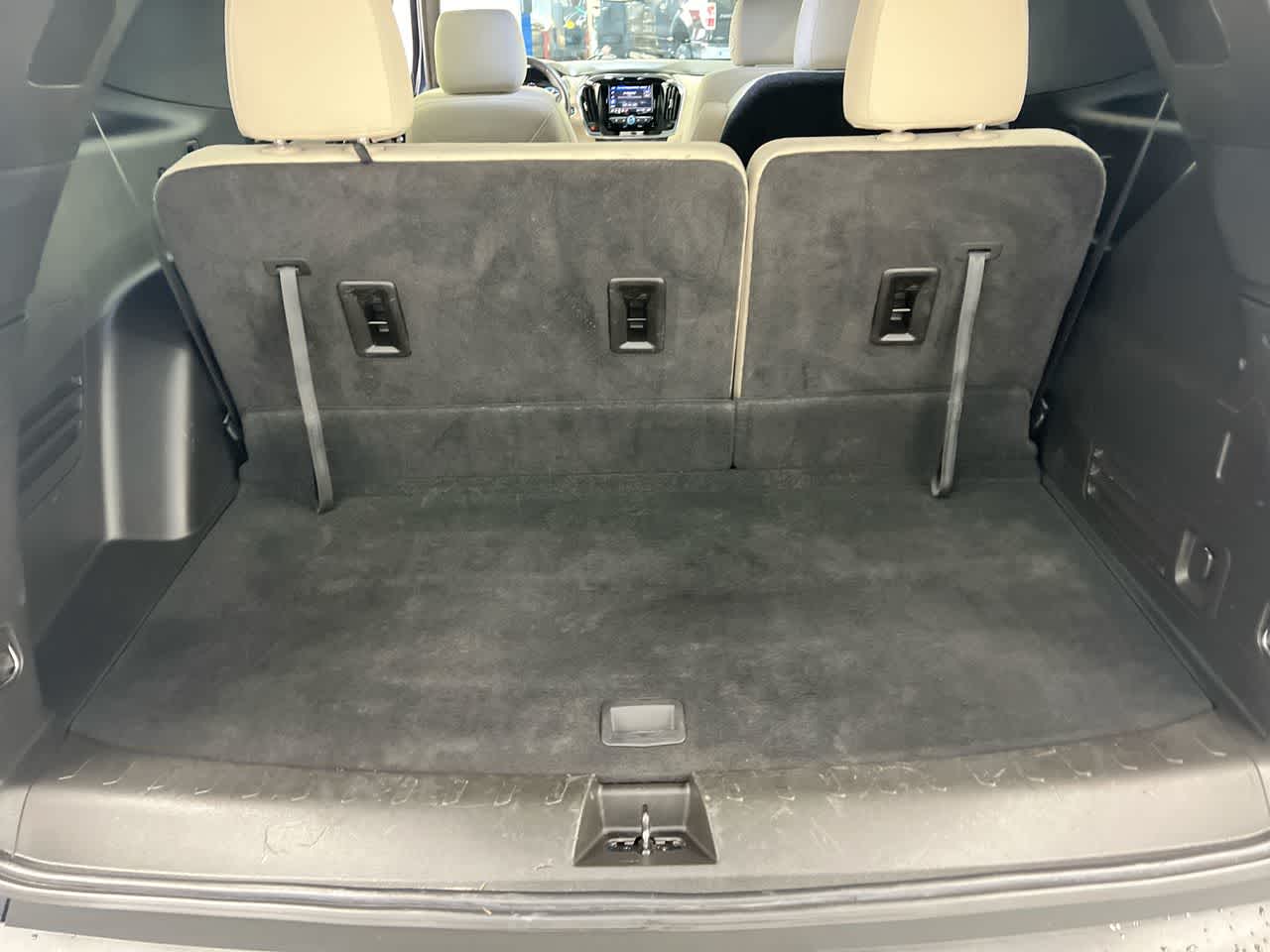 Vehicle image 26 of 29