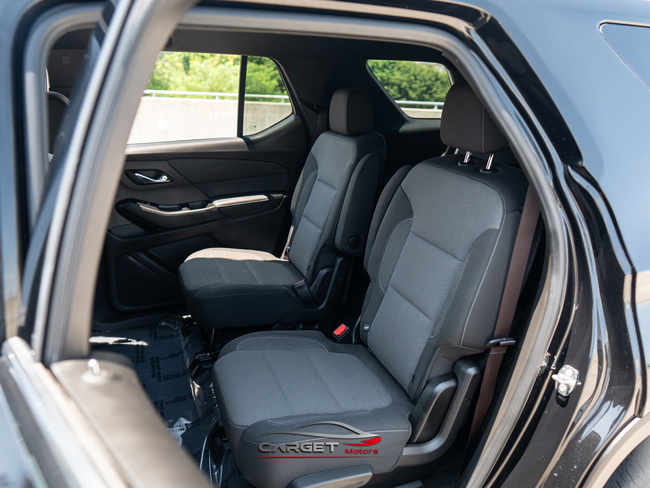 Vehicle image 17 of 51
