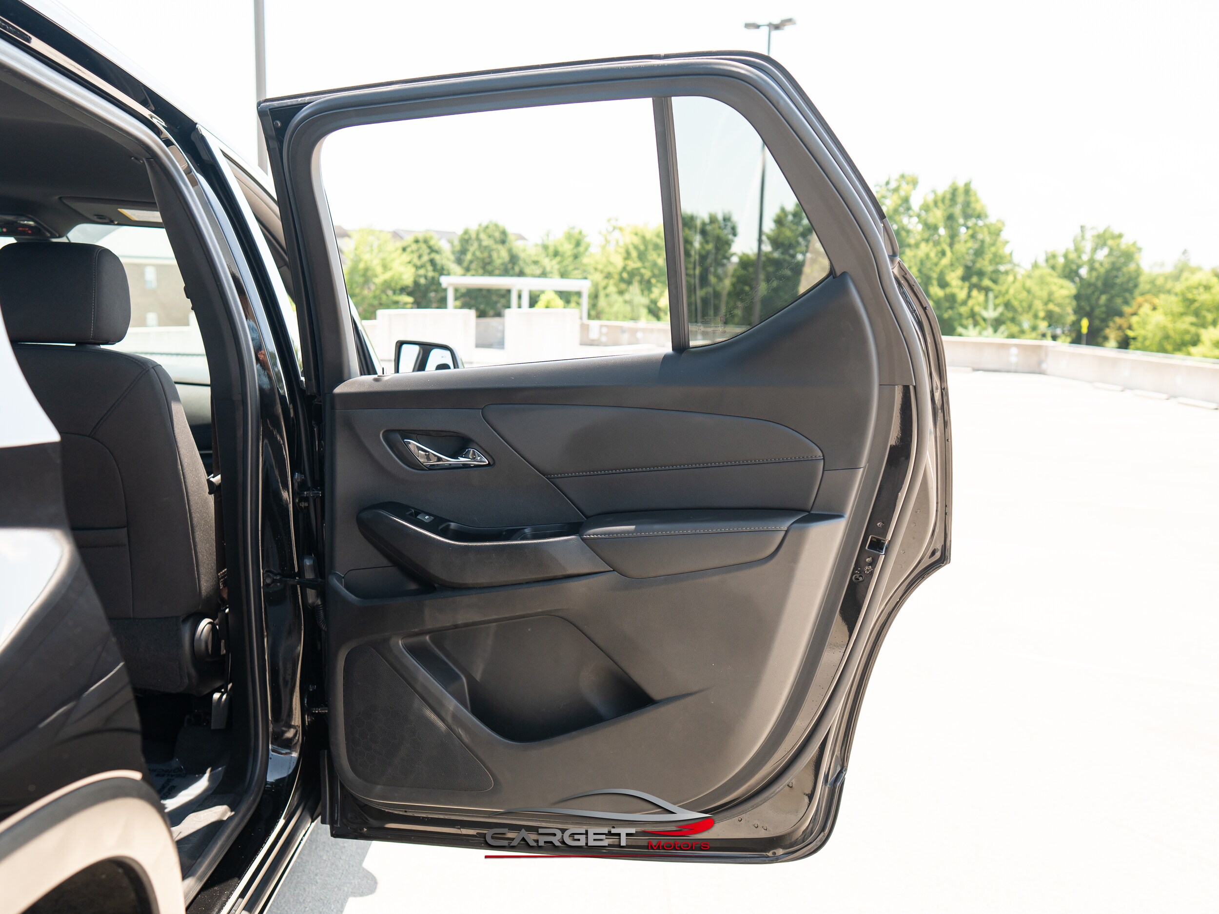 Vehicle image 19 of 51