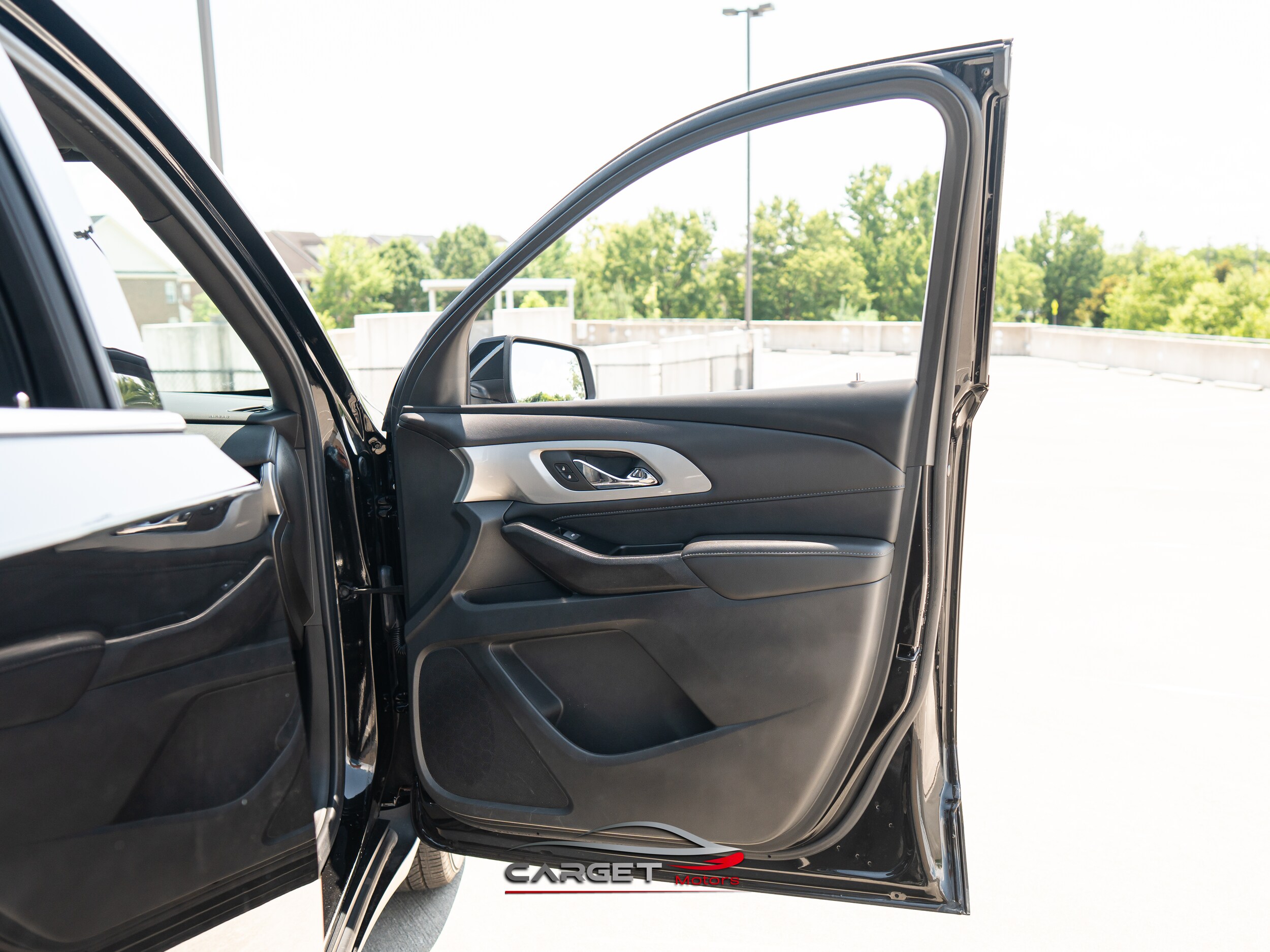 Vehicle image 46 of 51