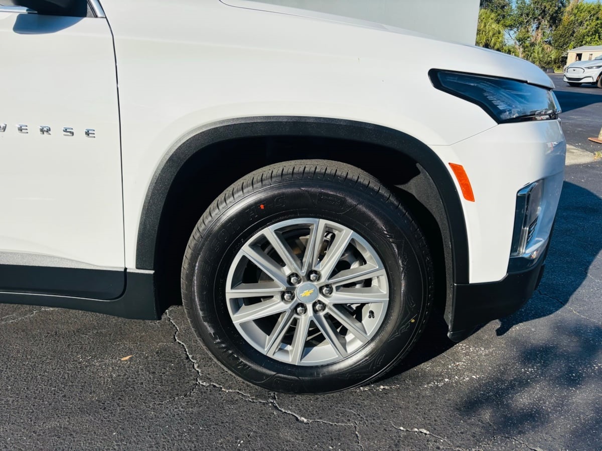 2022 Chevrolet Traverse LT Leather Image 7 of 41