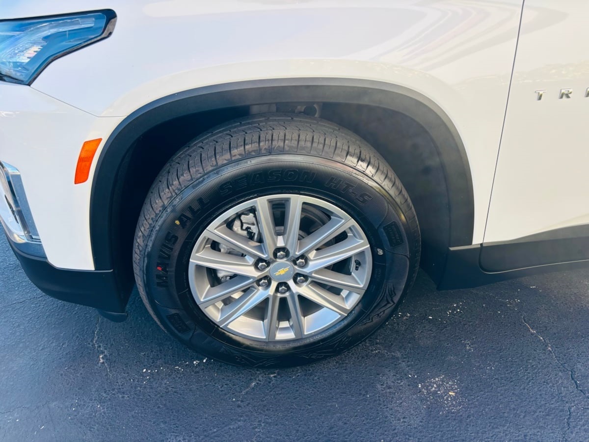 2022 Chevrolet Traverse LT Leather Image 6 of 41