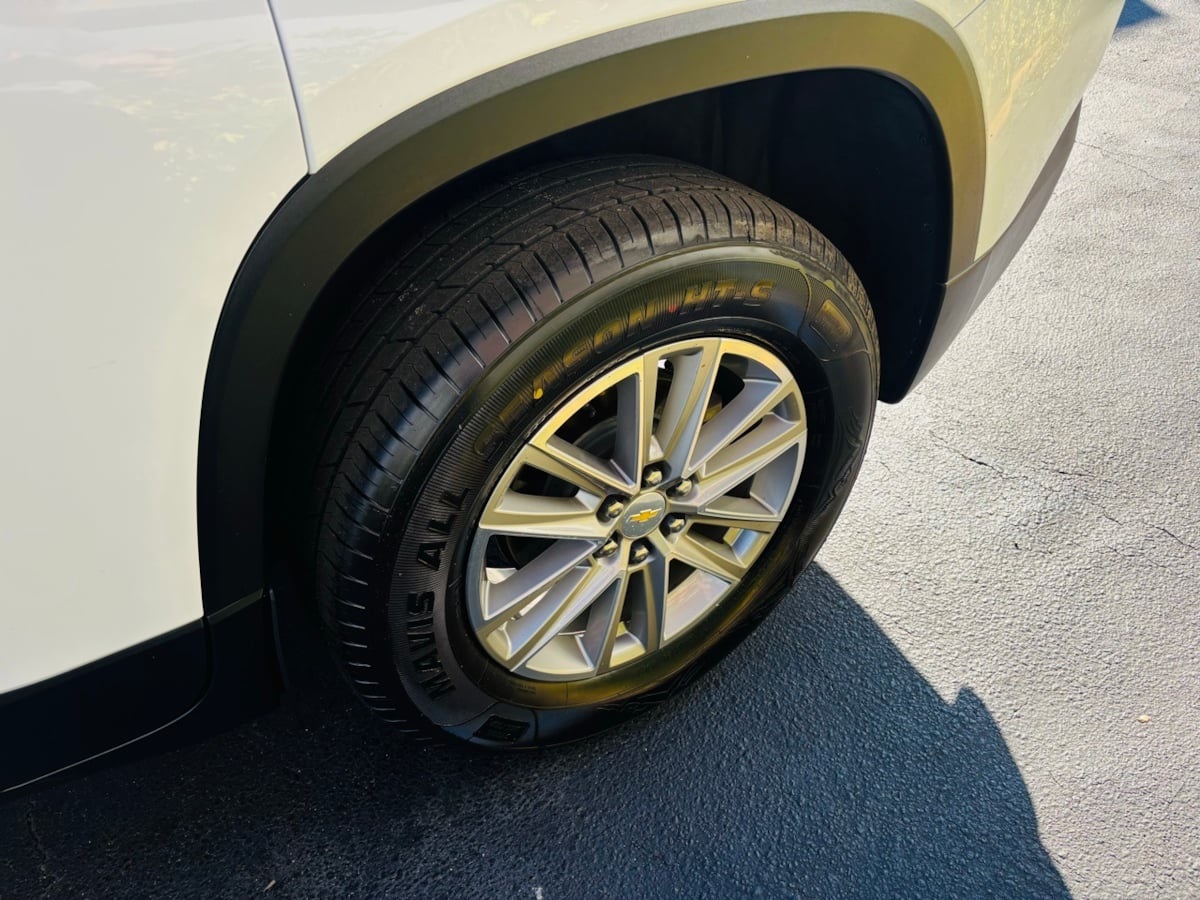 2022 Chevrolet Traverse LT Leather Image 5 of 41