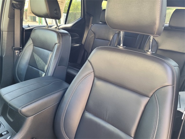 Vehicle image 13 of 33