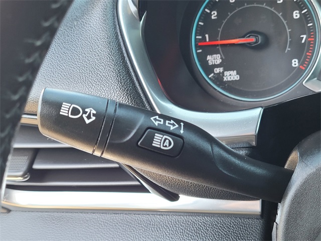 Vehicle image 17 of 33
