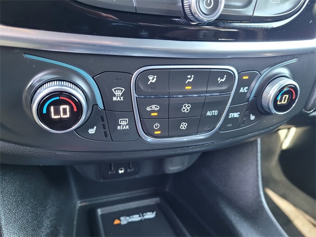 Vehicle image 21 of 33