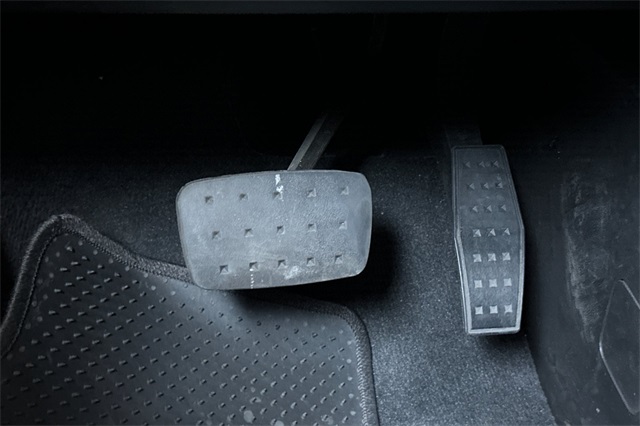 Vehicle image 43 of 54