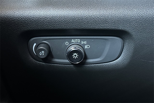 Vehicle image 40 of 54