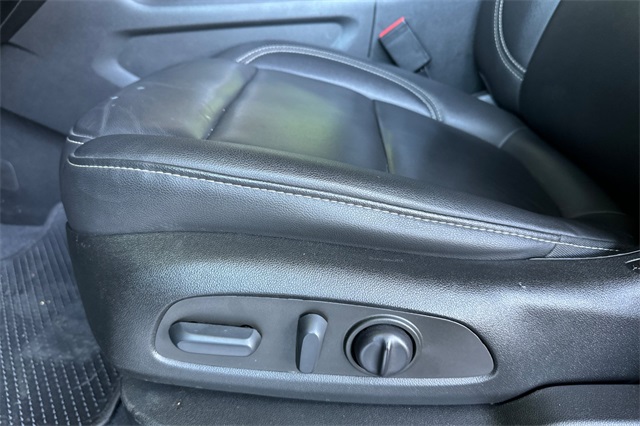 Vehicle image 13 of 54