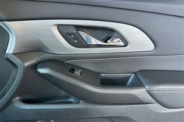 Vehicle image 21 of 54