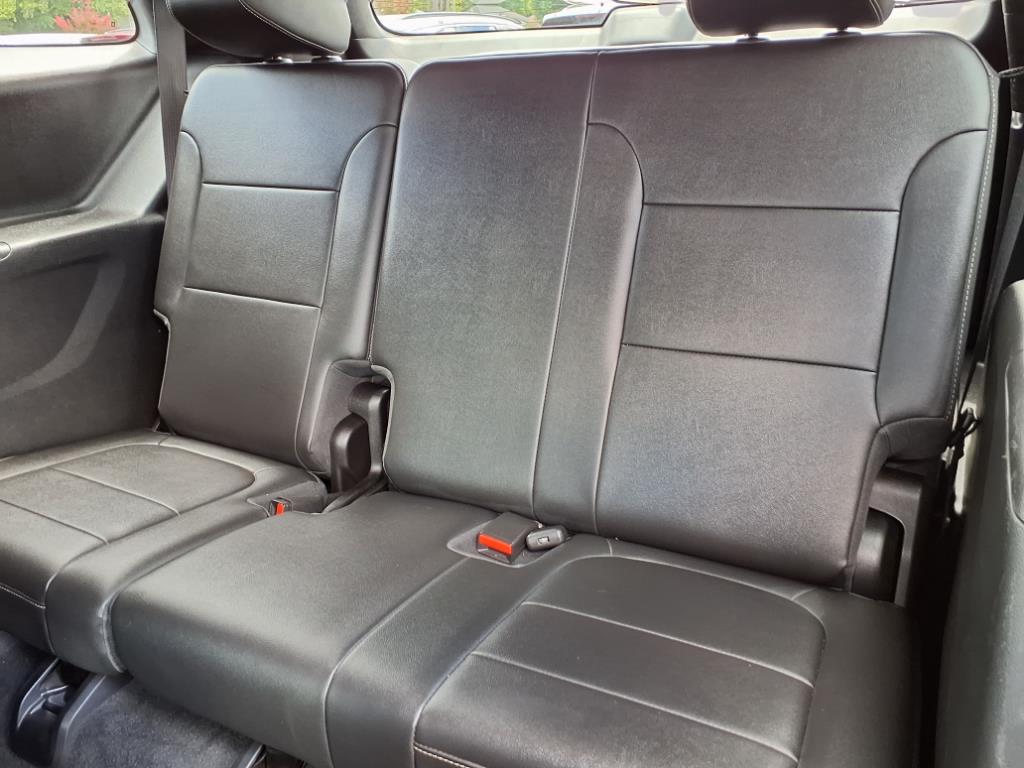 Vehicle image 12 of 26