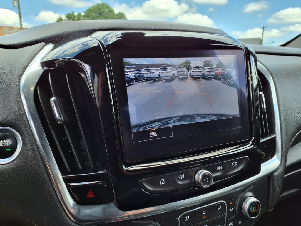 Vehicle image 17 of 26