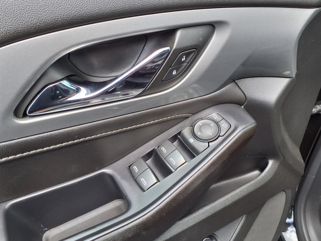 Vehicle image 20 of 26