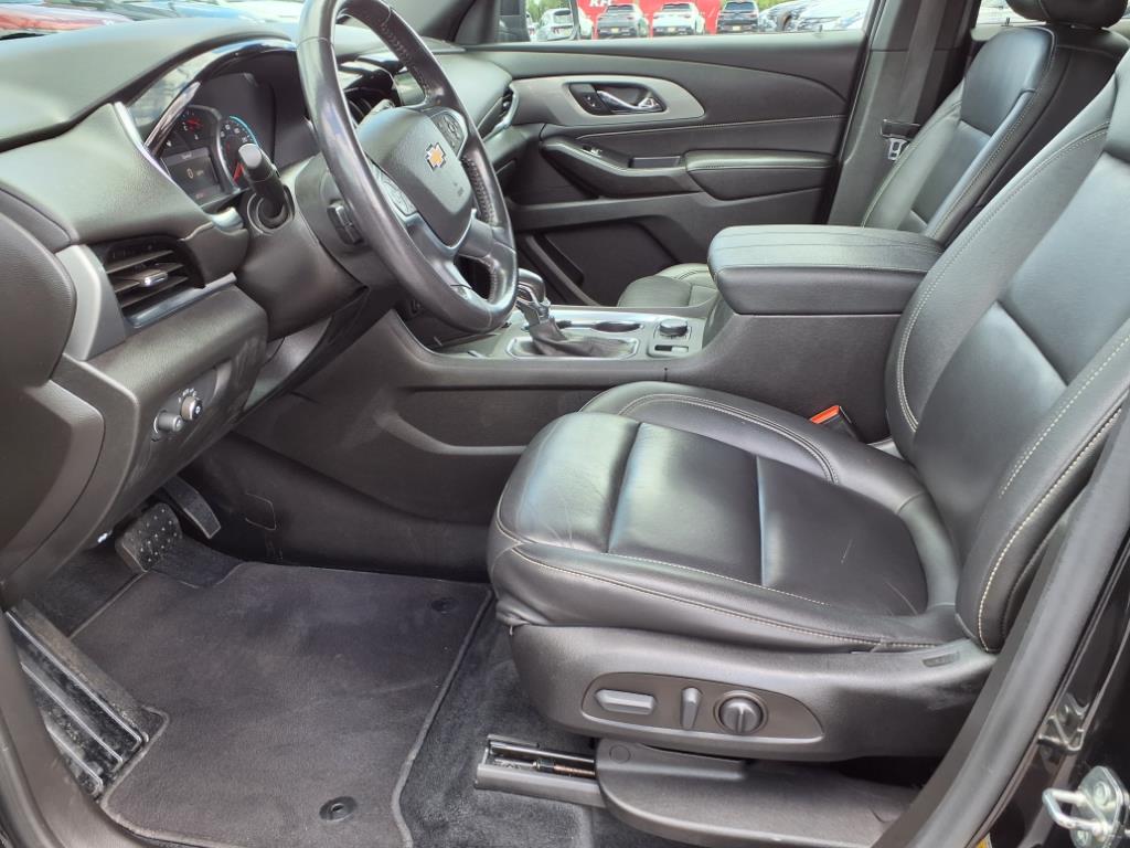 Vehicle image 22 of 26