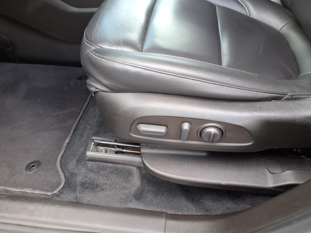 Vehicle image 24 of 26