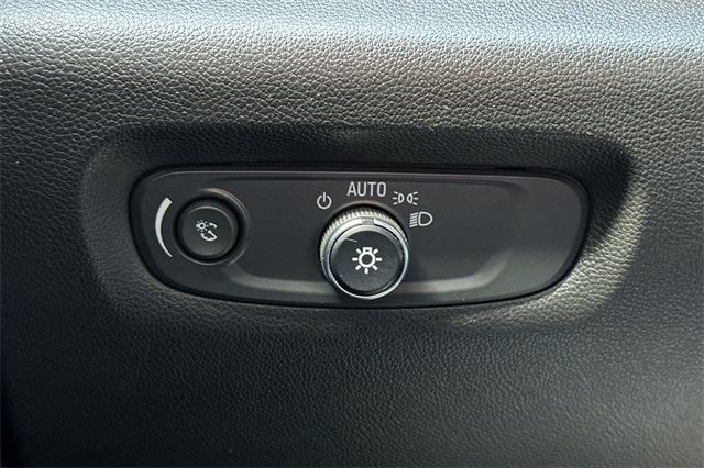 Vehicle image 40 of 54
