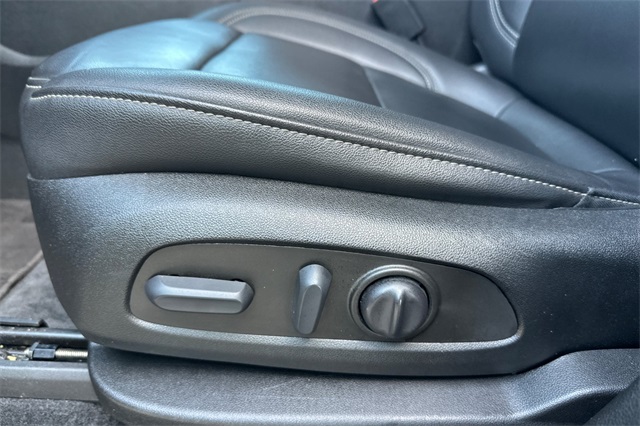 Vehicle image 13 of 54