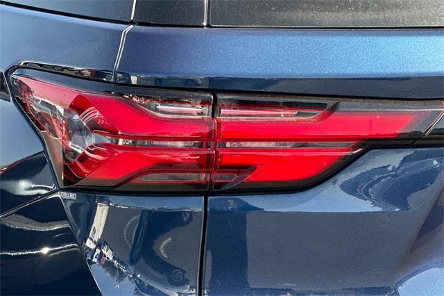 Vehicle image 47 of 54
