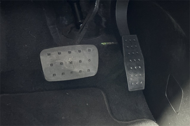 Vehicle image 43 of 54