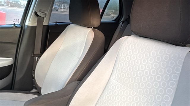 2022 Chevrolet Trax LS Image 13 of 28