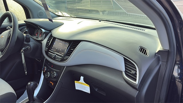 2022 Chevrolet Trax LS Image 16 of 28