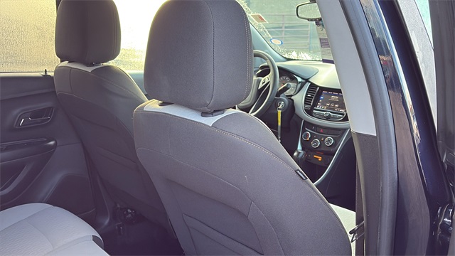 2022 Chevrolet Trax LS Image 15 of 28
