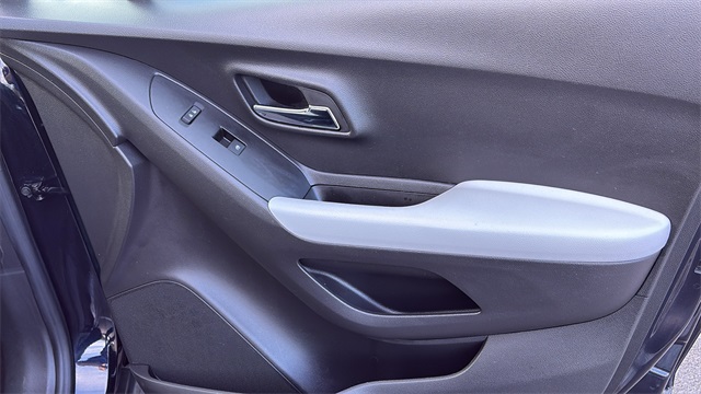 2022 Chevrolet Trax LS Image 24 of 28