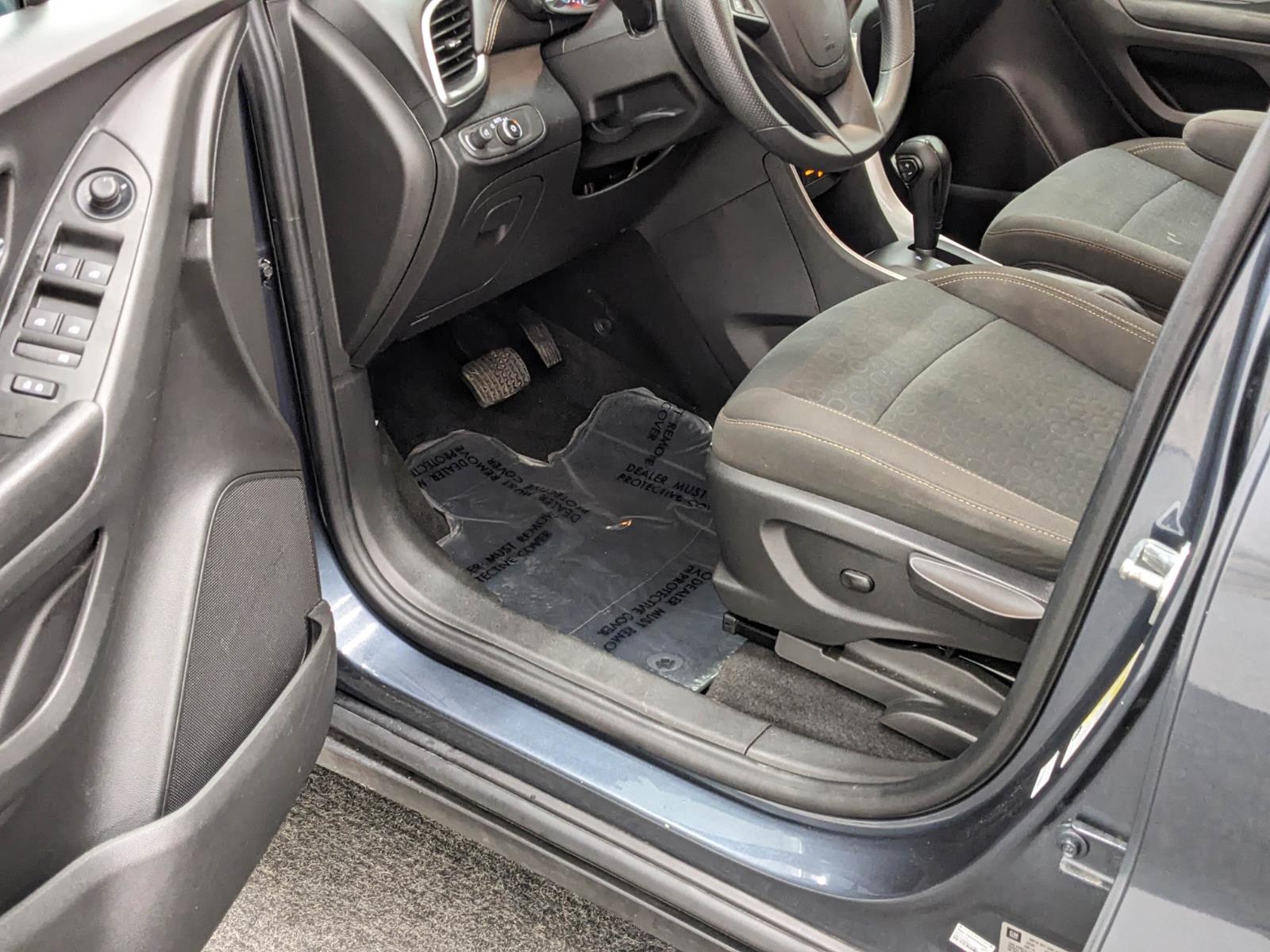 Vehicle image 24 of 27