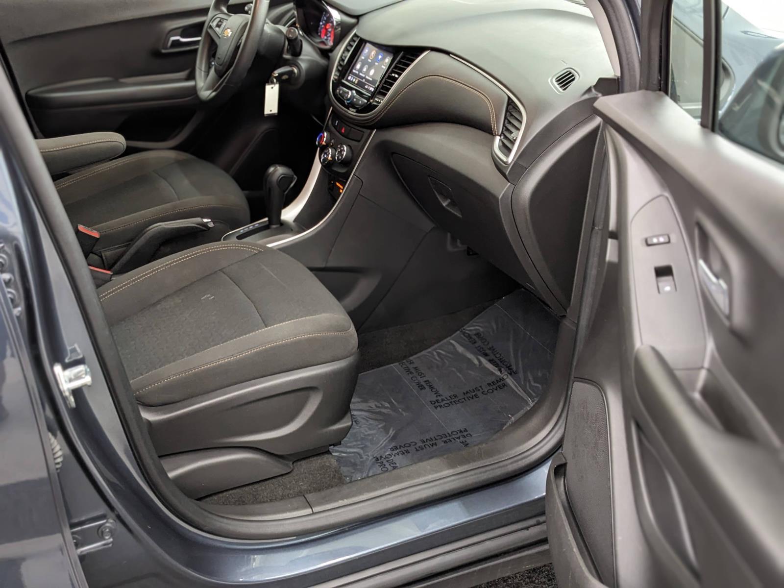 Vehicle image 11 of 27