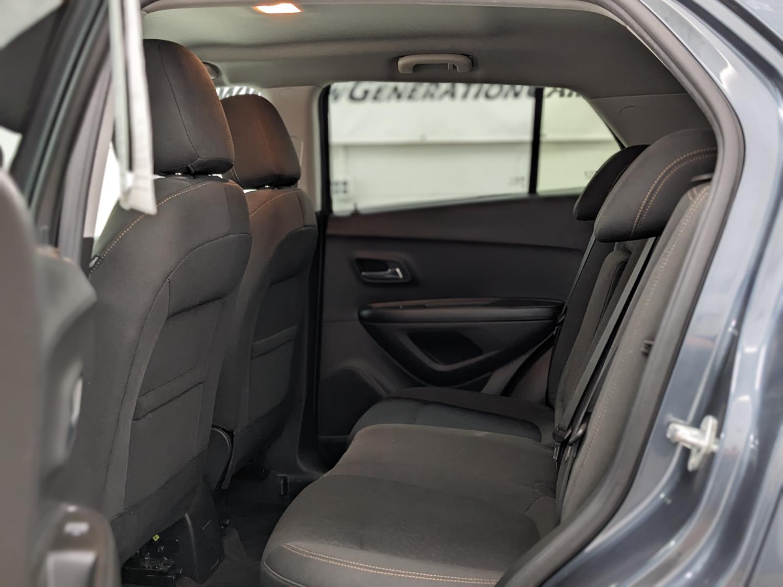 Vehicle image 10 of 27