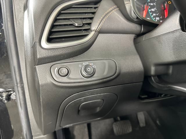 Vehicle image 18 of 27