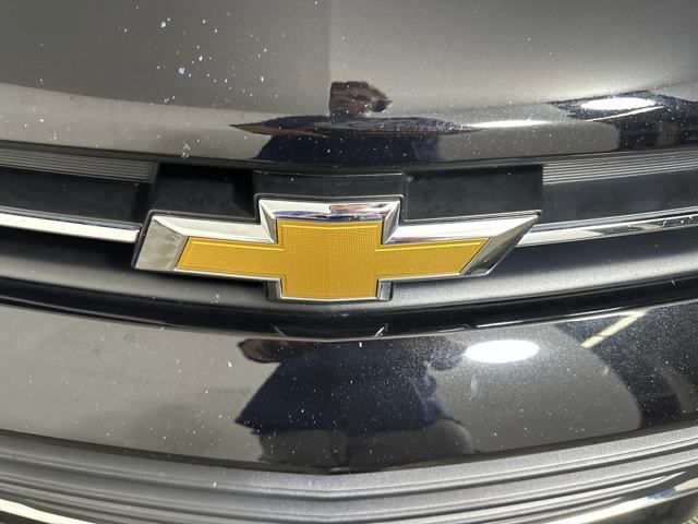 Vehicle image 9 of 27