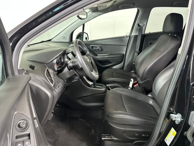 Vehicle image 11 of 27