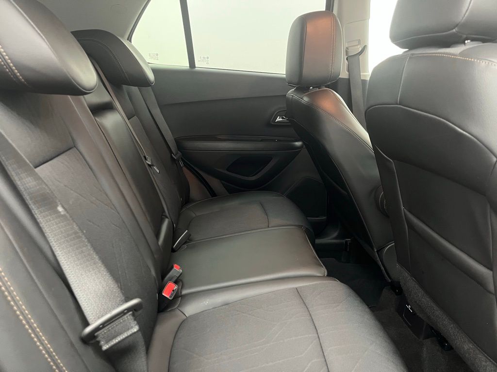 2022 Chevrolet Trax LT Image 10 of 30