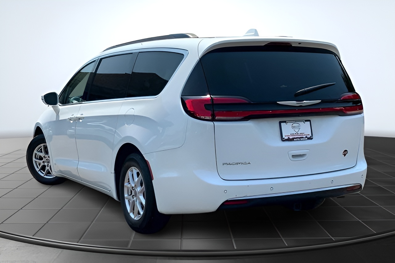 Vehicle image 39 of 40