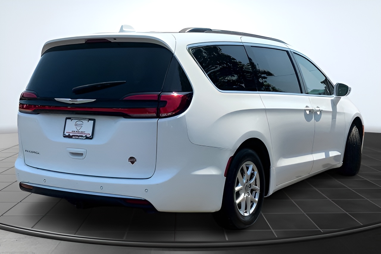 Vehicle image 38 of 40