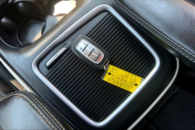 Vehicle image 29 of 40