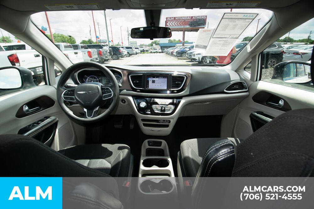 Vehicle image 15 of 47