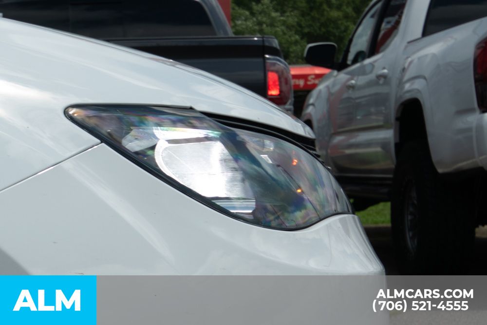 Vehicle image 25 of 47