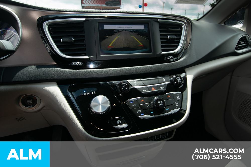 Vehicle image 17 of 47