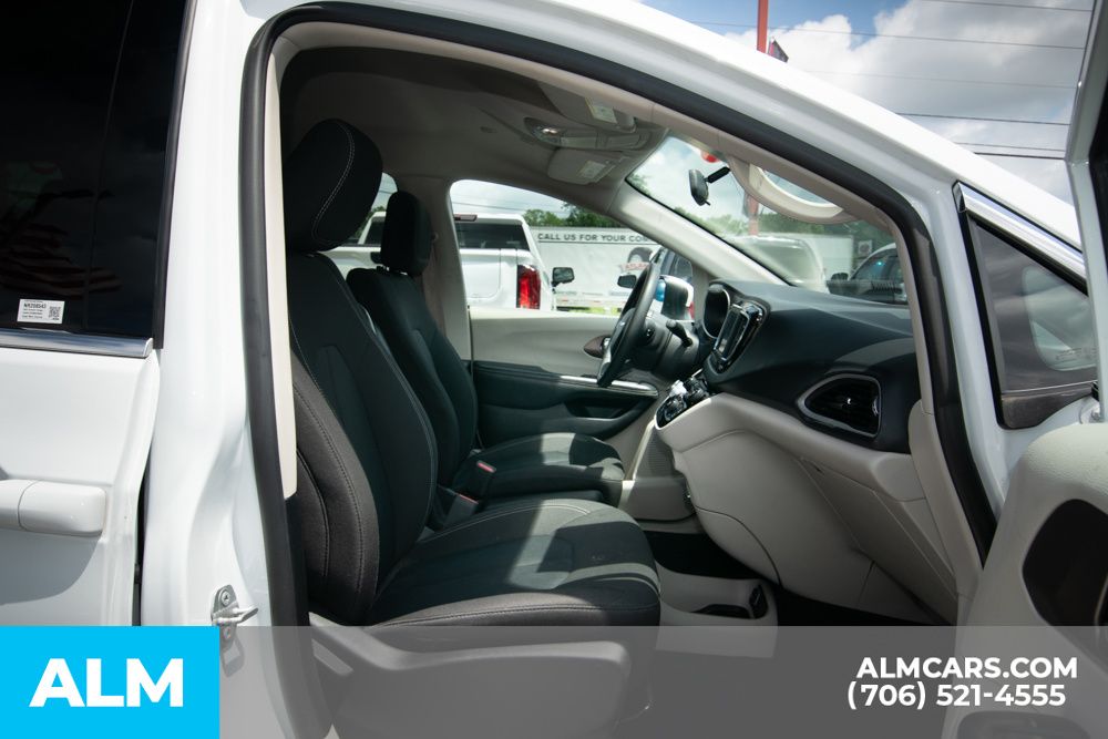Vehicle image 14 of 47
